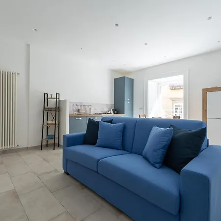 Viky House By Ospitalia * Napoli